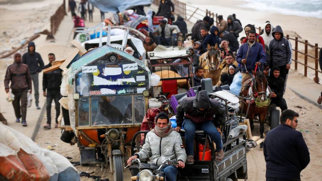 Yerlerinden edilen Filistinlilerin kuzeydeki evlerine göçü devam ediyor 13