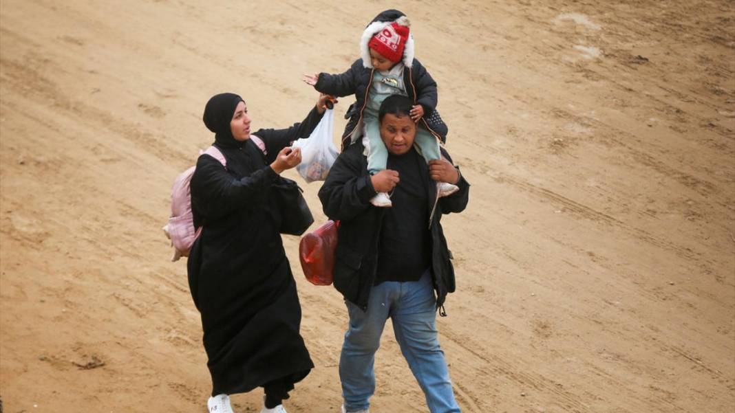Yerlerinden edilen Filistinlilerin kuzeydeki evlerine göçü devam ediyor 3