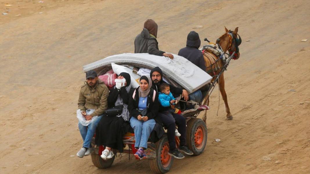 Yerlerinden edilen Filistinlilerin kuzeydeki evlerine göçü devam ediyor 4