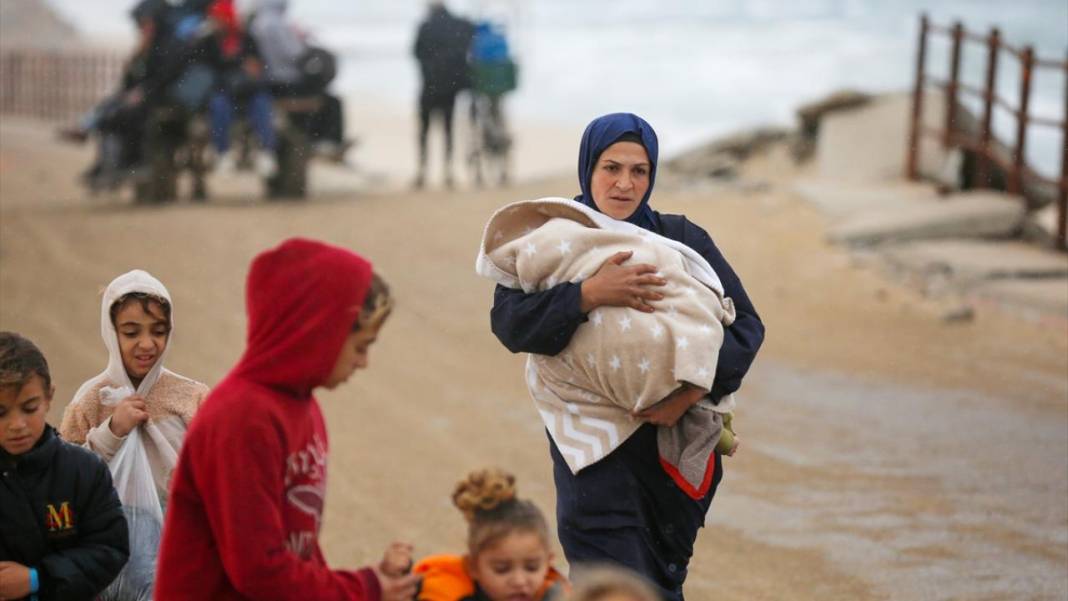 Yerlerinden edilen Filistinlilerin kuzeydeki evlerine göçü devam ediyor 6