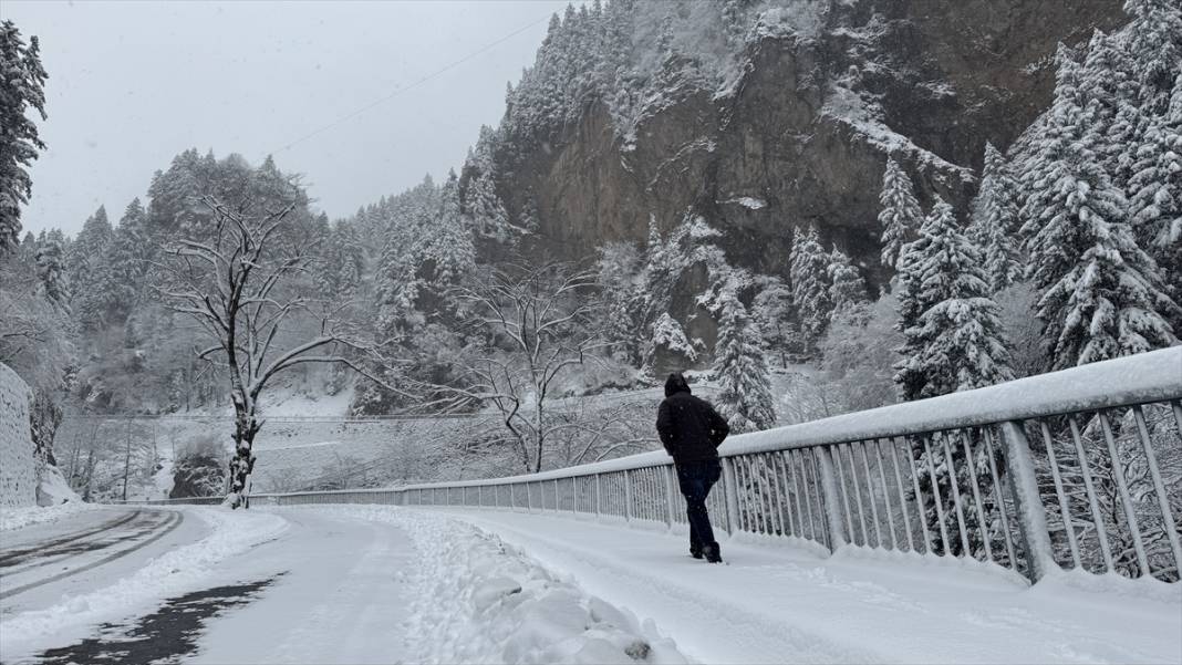 Sümela Manastırı ve Altındere Vadisi beyaz örtüsüyle görüntülendi 10