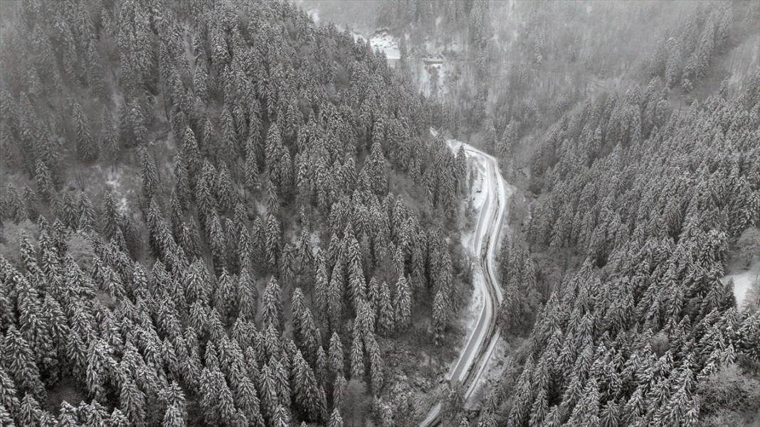 Sümela Manastırı ve Altındere Vadisi beyaz örtüsüyle görüntülendi 4