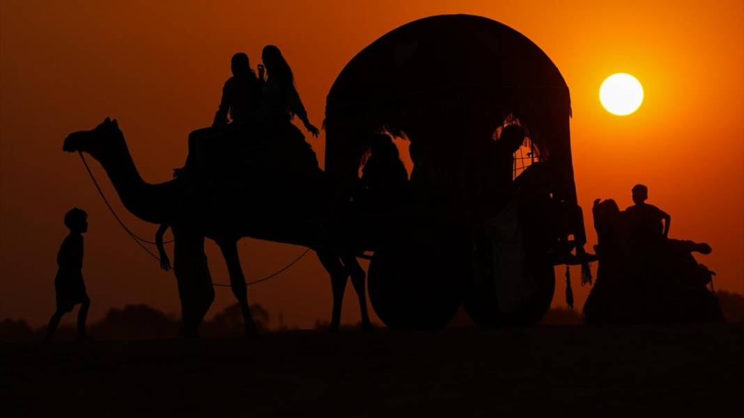 Pushkar Çölü'nde gün batımı 11