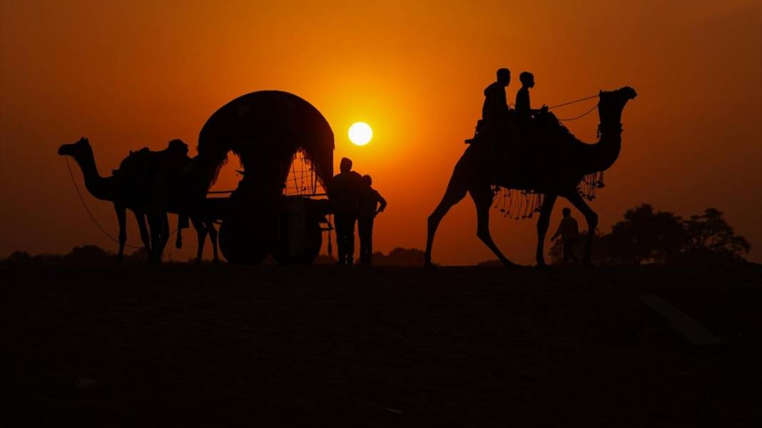 Pushkar Çölü'nde gün batımı 13