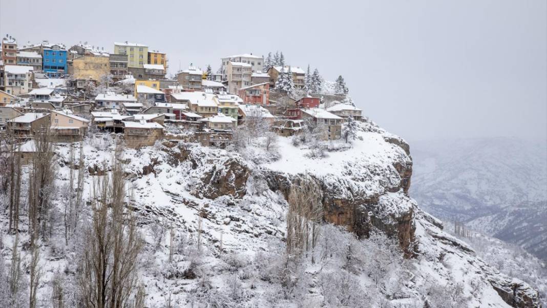Konya’nın Taşkent ilçesi beyaza büründü 2