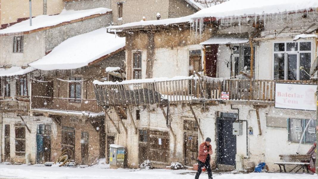 Konya’nın Taşkent ilçesi beyaza büründü 3