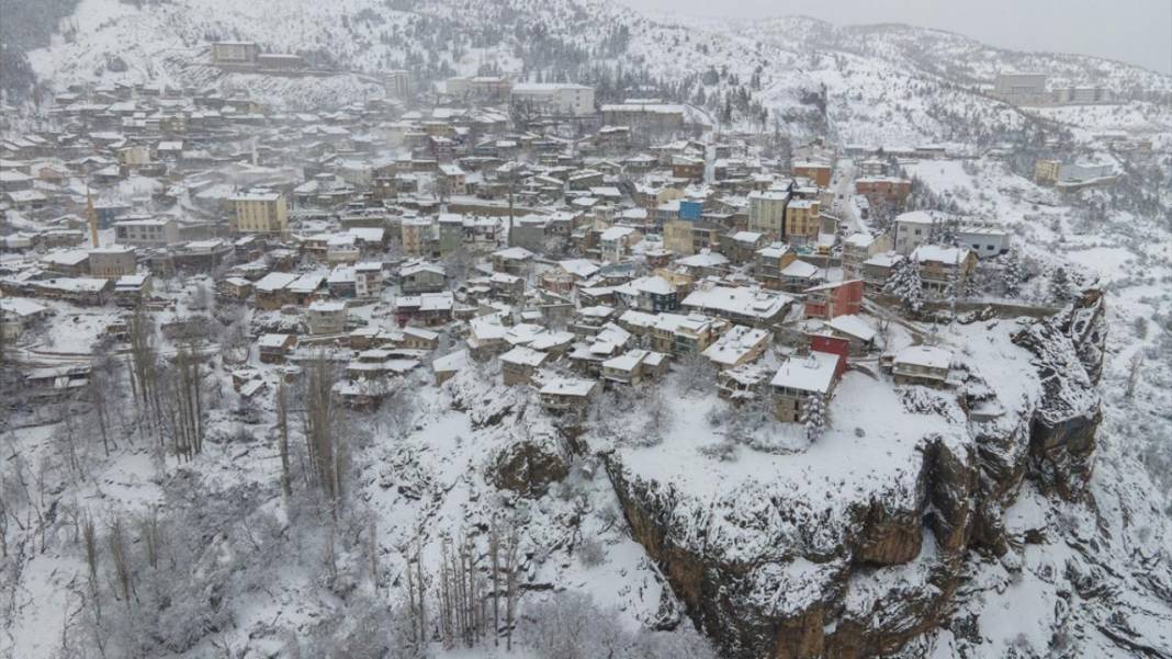 Konya’nın Taşkent ilçesi beyaza büründü 5