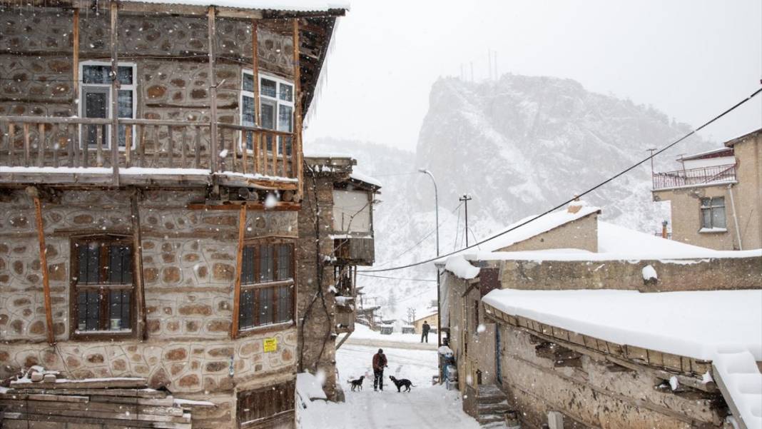 Konya’nın Taşkent ilçesi beyaza büründü 8