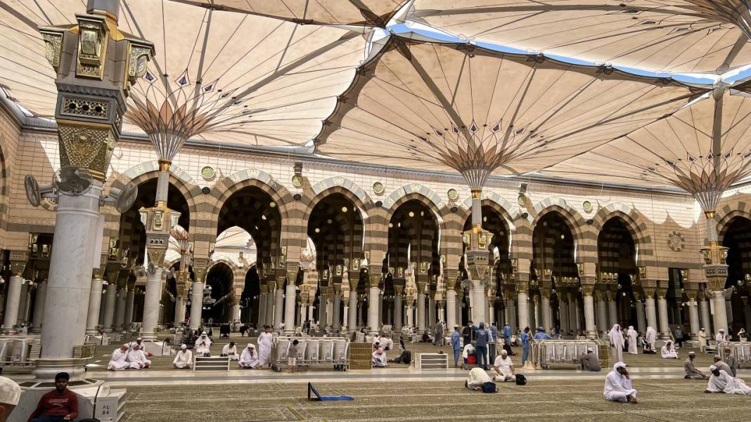 Peygamber şehri Medine'deki Mescid-i Nebevi 10