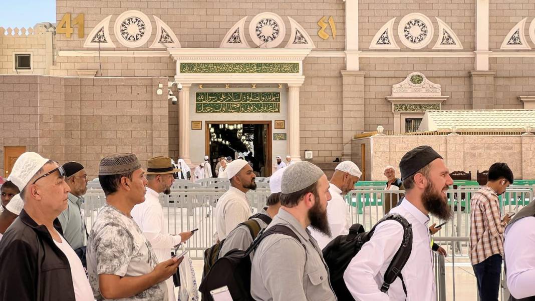 Peygamber şehri Medine'deki Mescid-i Nebevi 6