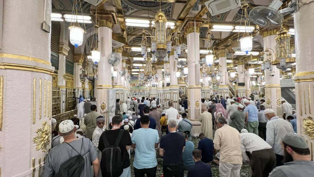 Peygamber şehri Medine'deki Mescid-i Nebevi 8