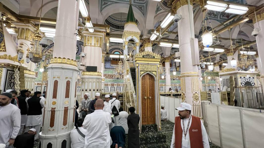 Peygamber şehri Medine'deki Mescid-i Nebevi 9