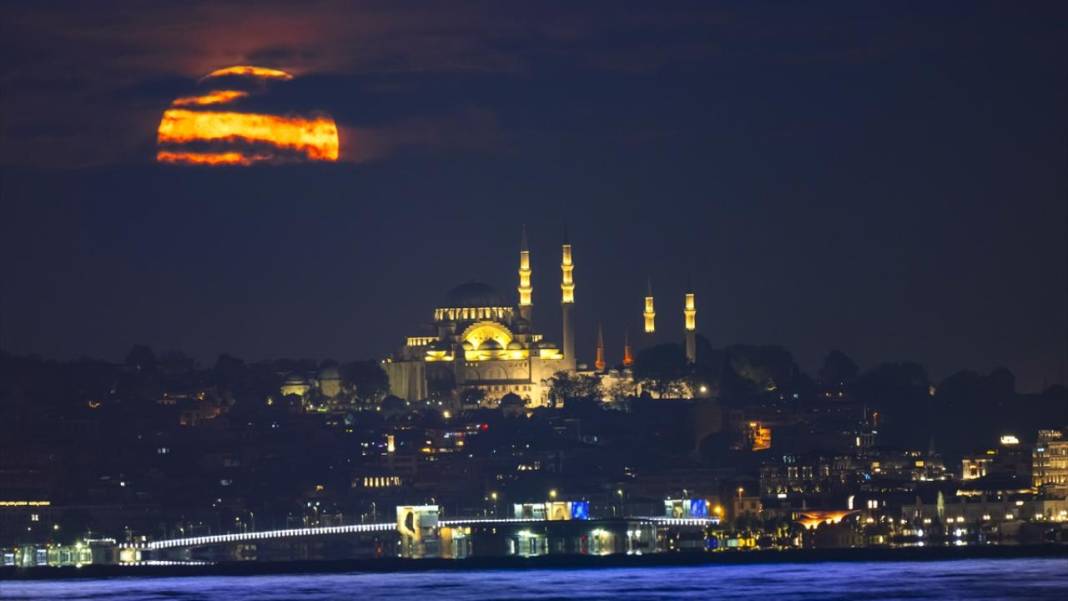 Ankara ve İstanbul'da dolunay 1