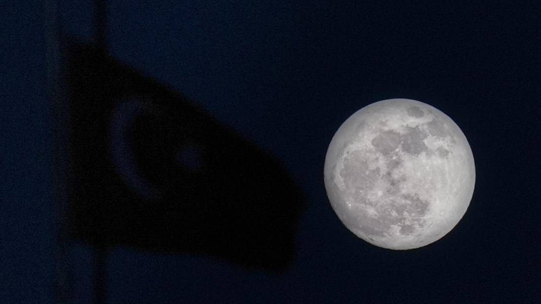 Ankara ve İstanbul'da dolunay 13