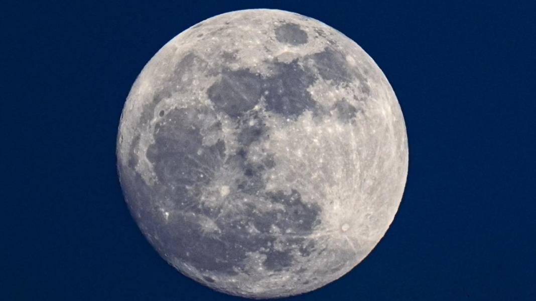 Ankara ve İstanbul'da dolunay 2