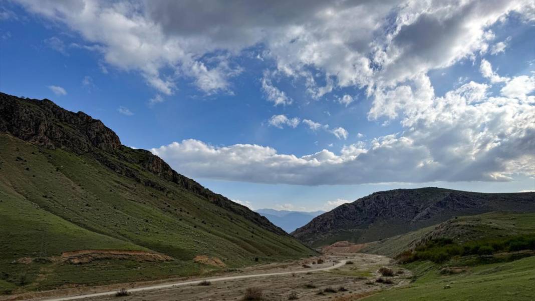 Karakaya Baraj Gölü'nde ilkbaharda tefekkürlük manzaralar 14