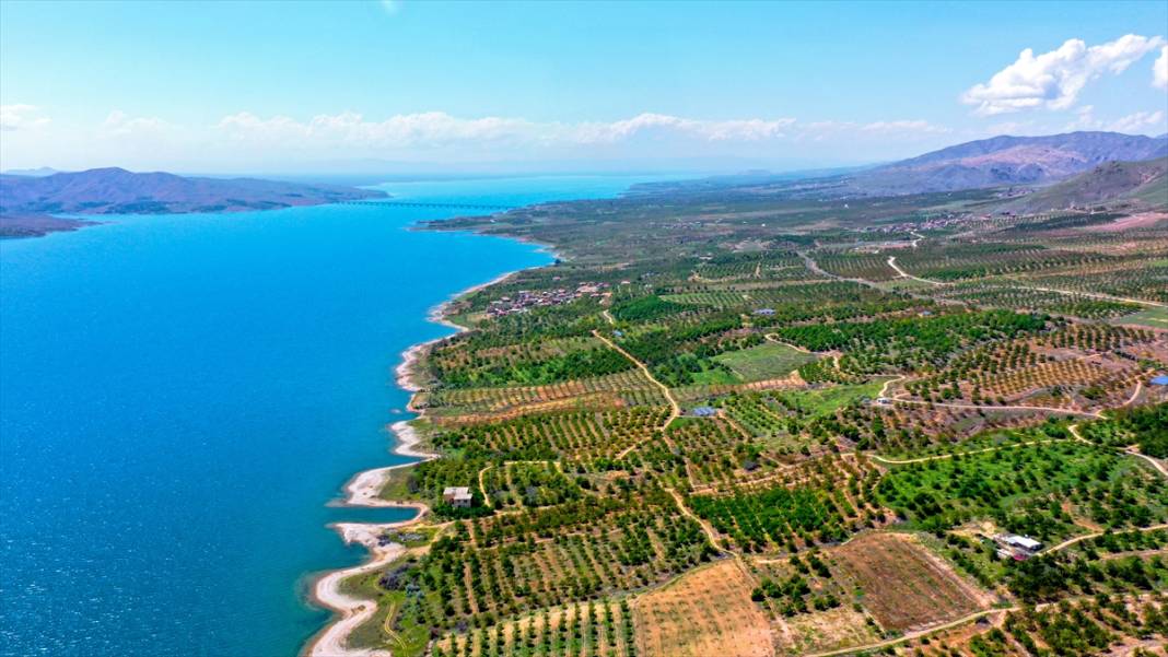 Karakaya Baraj Gölü'nde ilkbaharda tefekkürlük manzaralar 2