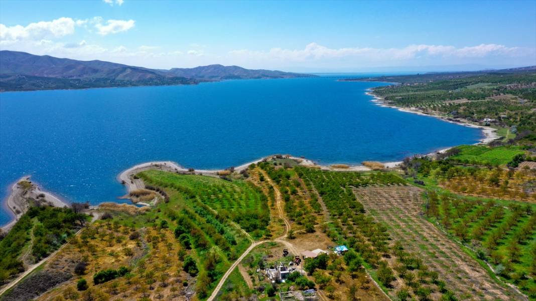 Karakaya Baraj Gölü'nde ilkbaharda tefekkürlük manzaralar 3