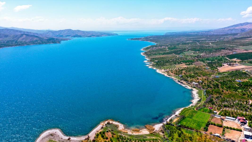 Karakaya Baraj Gölü'nde ilkbaharda tefekkürlük manzaralar 5