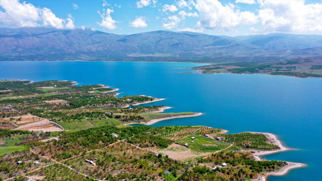 Karakaya Baraj Gölü'nde ilkbaharda tefekkürlük manzaralar 7