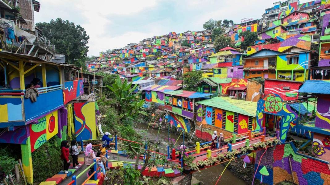 Endonezya'nın renkli mahallesi: Lembur Katumbiri 1