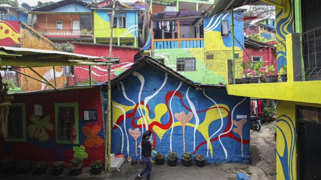 Endonezya'nın renkli mahallesi: Lembur Katumbiri 2