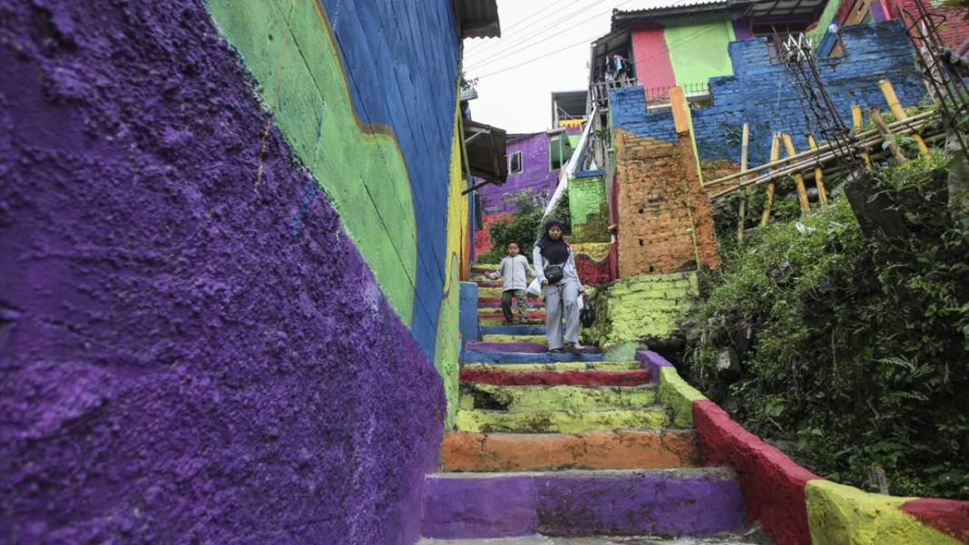 Endonezya'nın renkli mahallesi: Lembur Katumbiri 3
