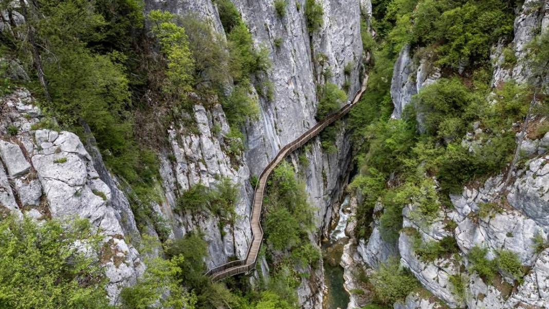Şelalesi ve yürüyüş yolu ile Horma Kanyonu 9