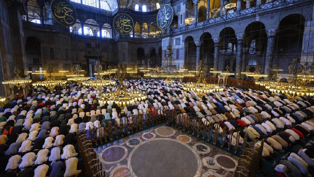 Ayasofya-i Kebir Cami-i Şerifi'nde cuma namazı 1