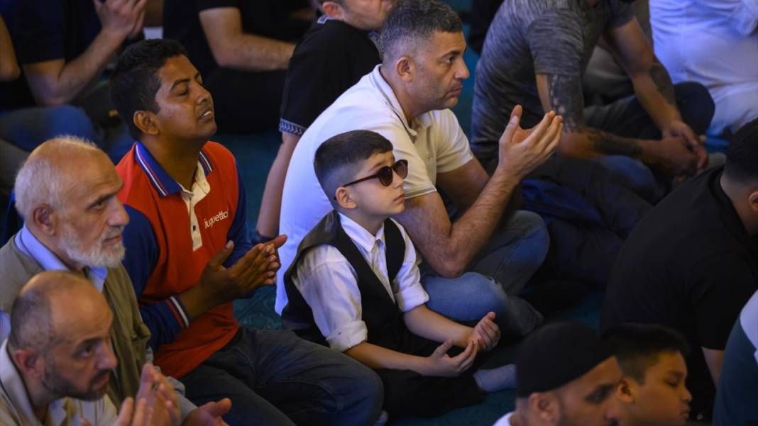 Ayasofya-i Kebir Cami-i Şerifi'nde cuma namazı 13