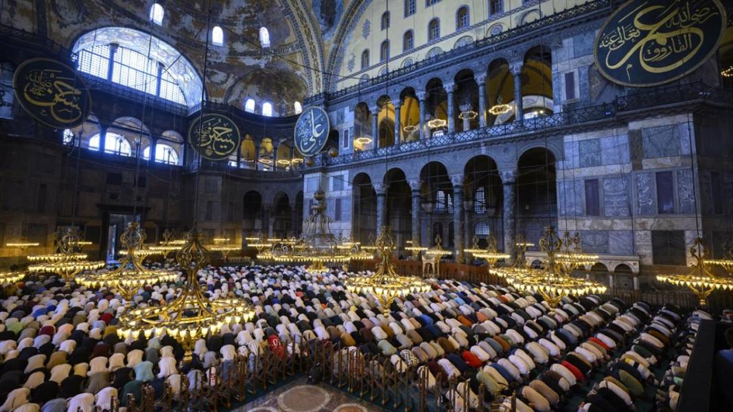 Ayasofya-i Kebir Cami-i Şerifi'nde cuma namazı 2