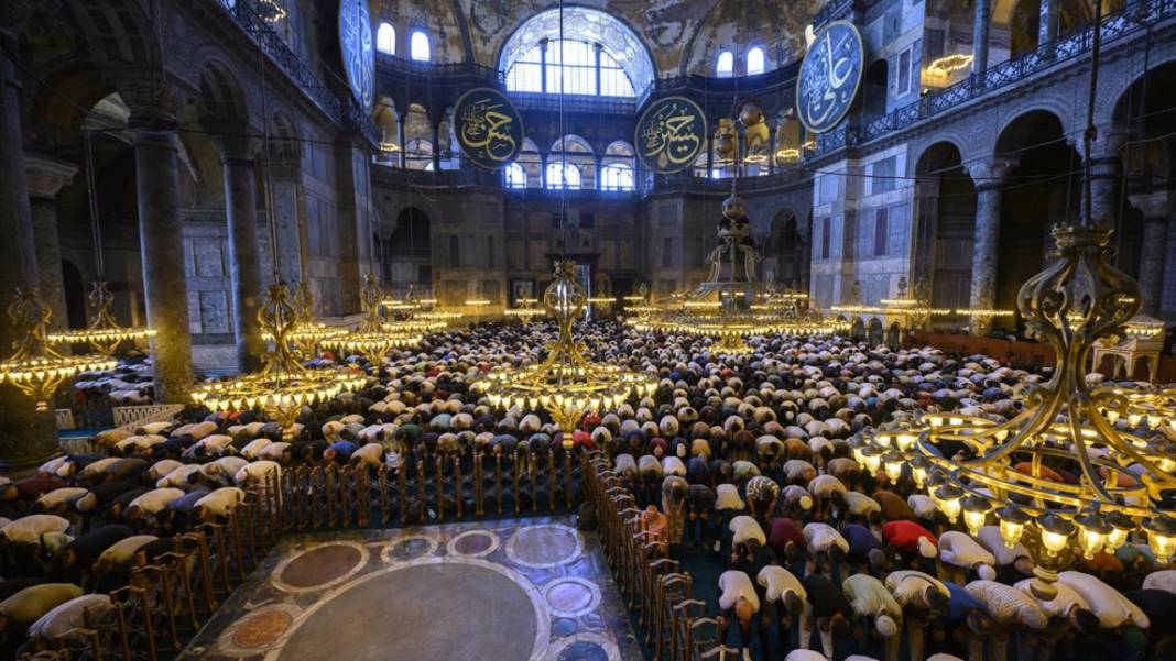 Ayasofya-i Kebir Cami-i Şerifi'nde cuma namazı 3