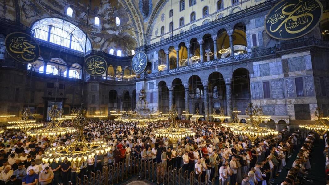 Ayasofya-i Kebir Cami-i Şerifi'nde cuma namazı 6