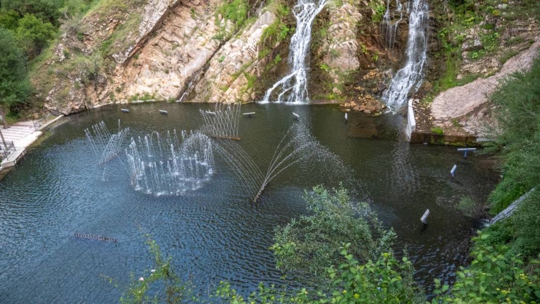 Isparta'nın 70 metreden dökülen Bezirgan Şelalesi 10