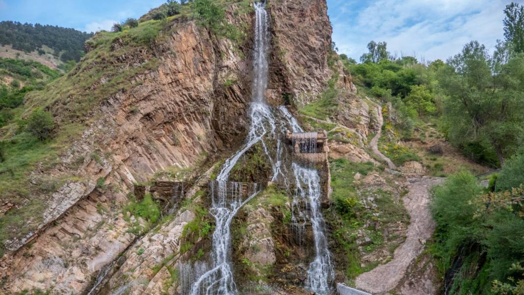Isparta'nın 70 metreden dökülen Bezirgan Şelalesi 11