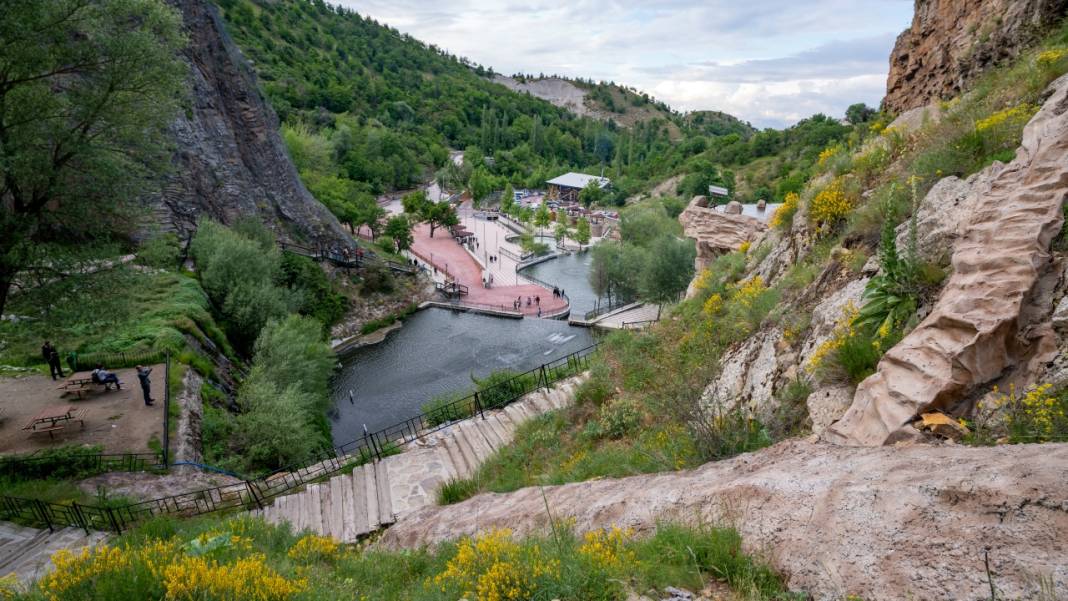 Isparta'nın 70 metreden dökülen Bezirgan Şelalesi 3