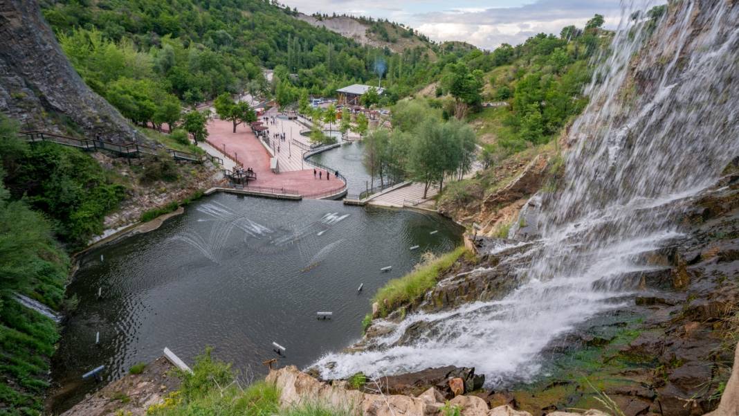 Isparta'nın 70 metreden dökülen Bezirgan Şelalesi 7