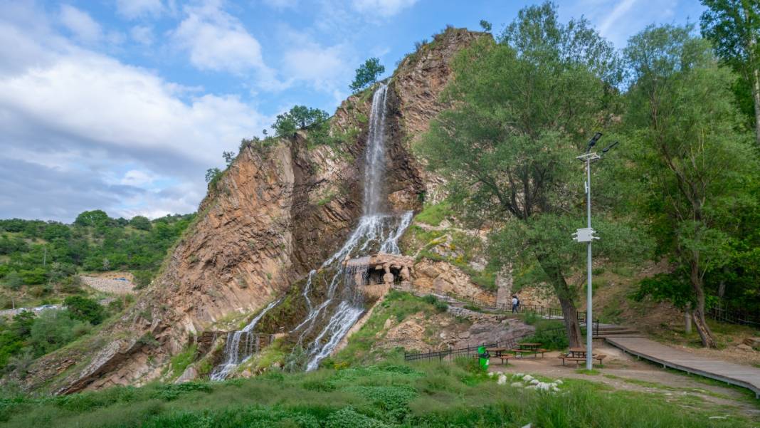 Isparta'nın 70 metreden dökülen Bezirgan Şelalesi 8