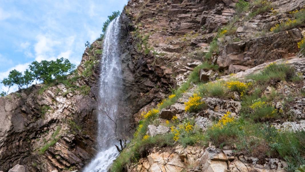 Isparta'nın 70 metreden dökülen Bezirgan Şelalesi 9