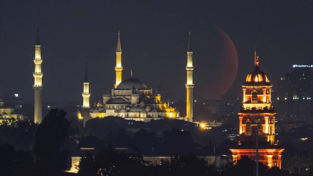 İstanbul'da hilal manzarası 5