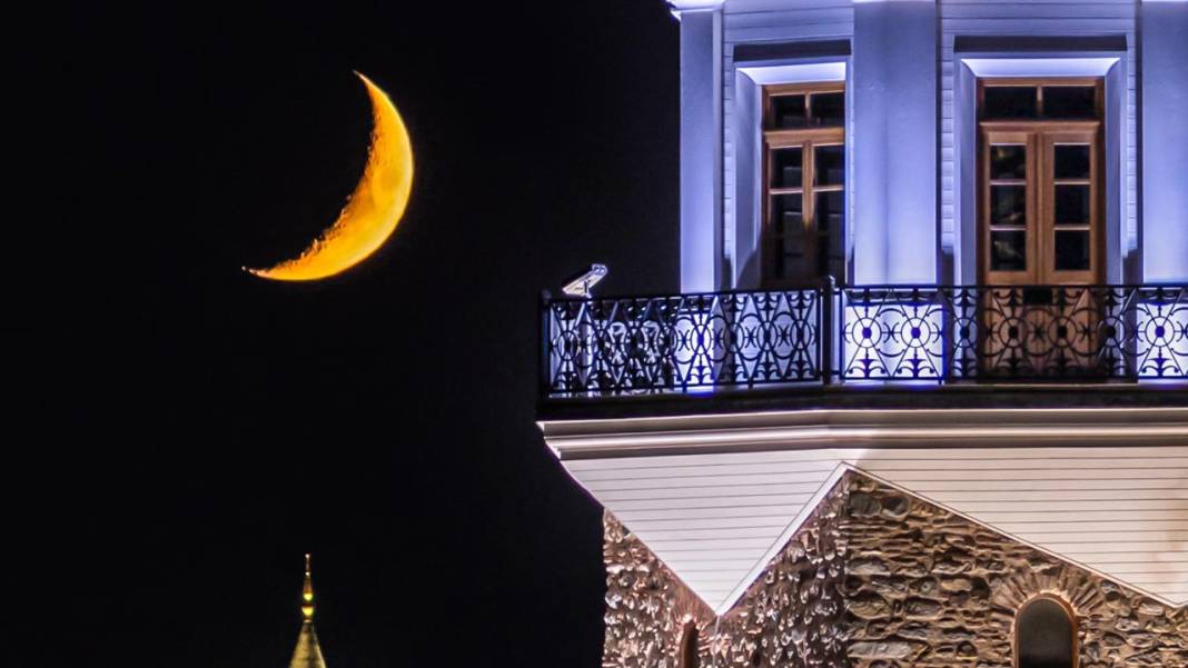 İstanbul'da hilal manzarası 9