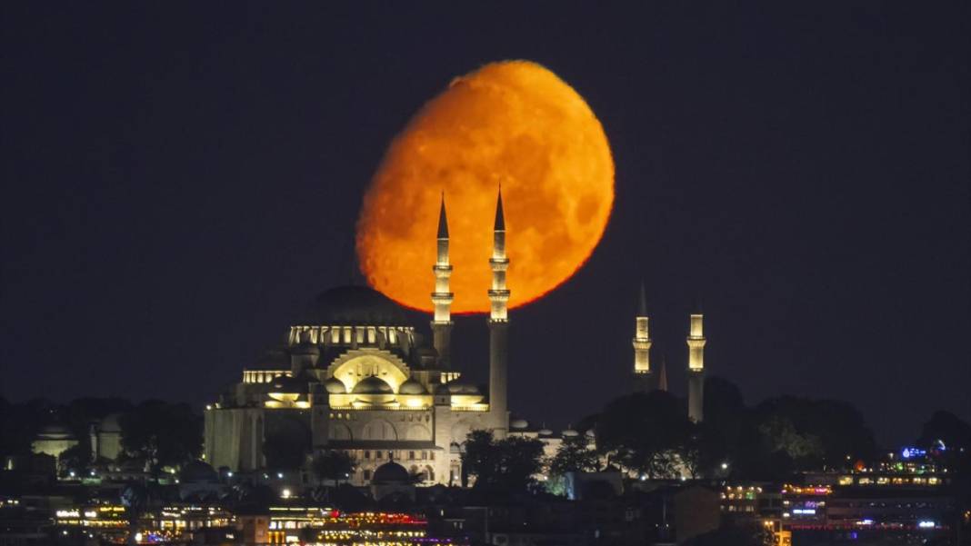 İstanbul ve Ay... Ne güzel yaratılmışlar 4