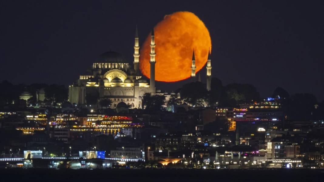 İstanbul ve Ay... Ne güzel yaratılmışlar 5