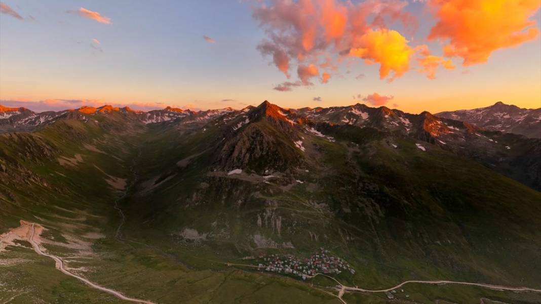 Yaz aylarının aranan bölgesi Kaçkar Dağları 1