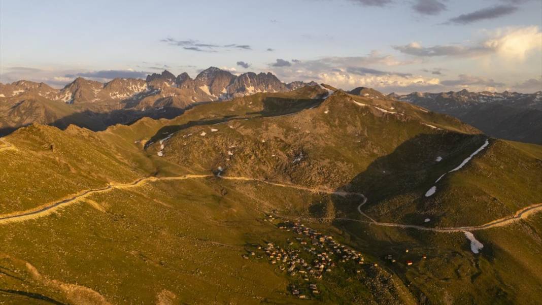 Yaz aylarının aranan bölgesi Kaçkar Dağları 14