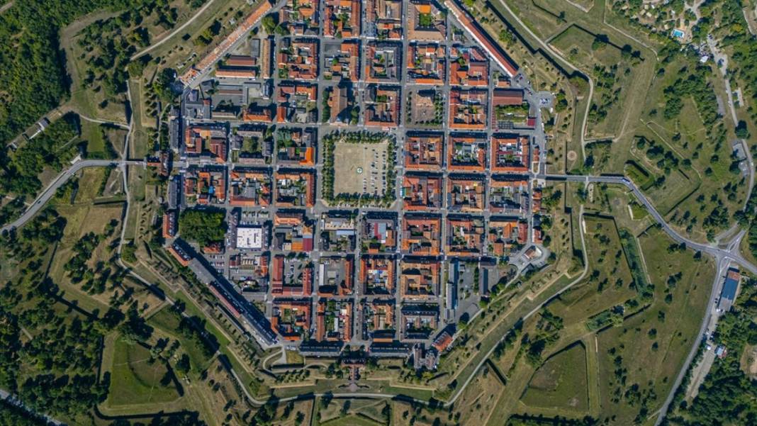 Farklı bir mimari: Fransa’nın sekizgen şehri Neuf-Brisach 1