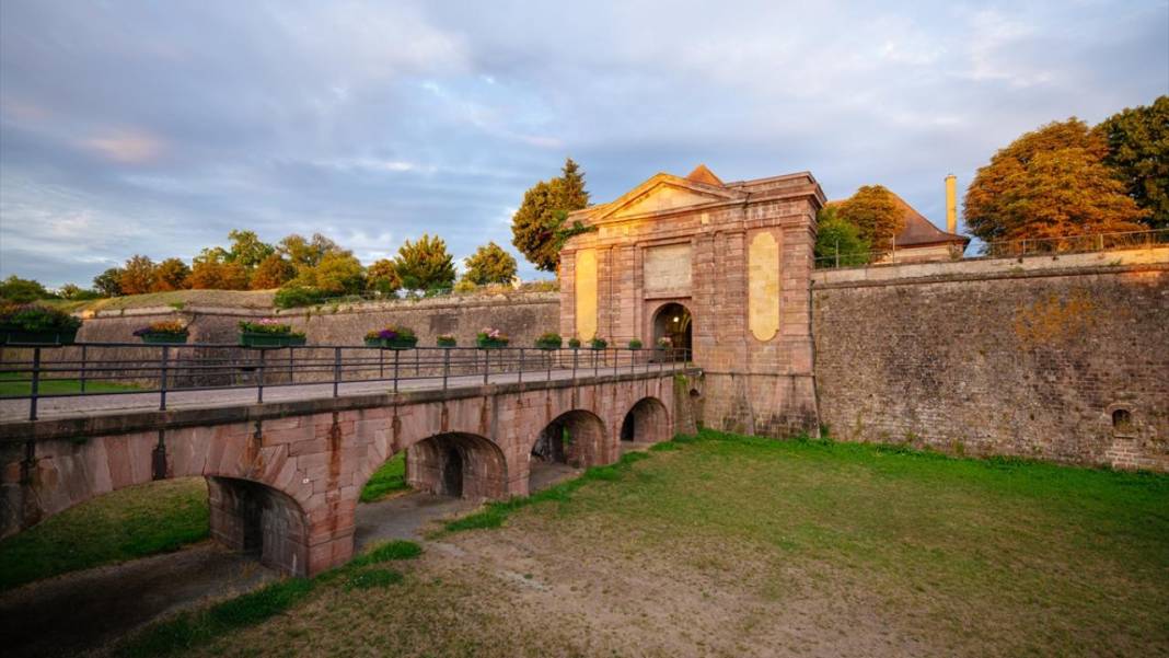 Farklı bir mimari: Fransa’nın sekizgen şehri Neuf-Brisach 8