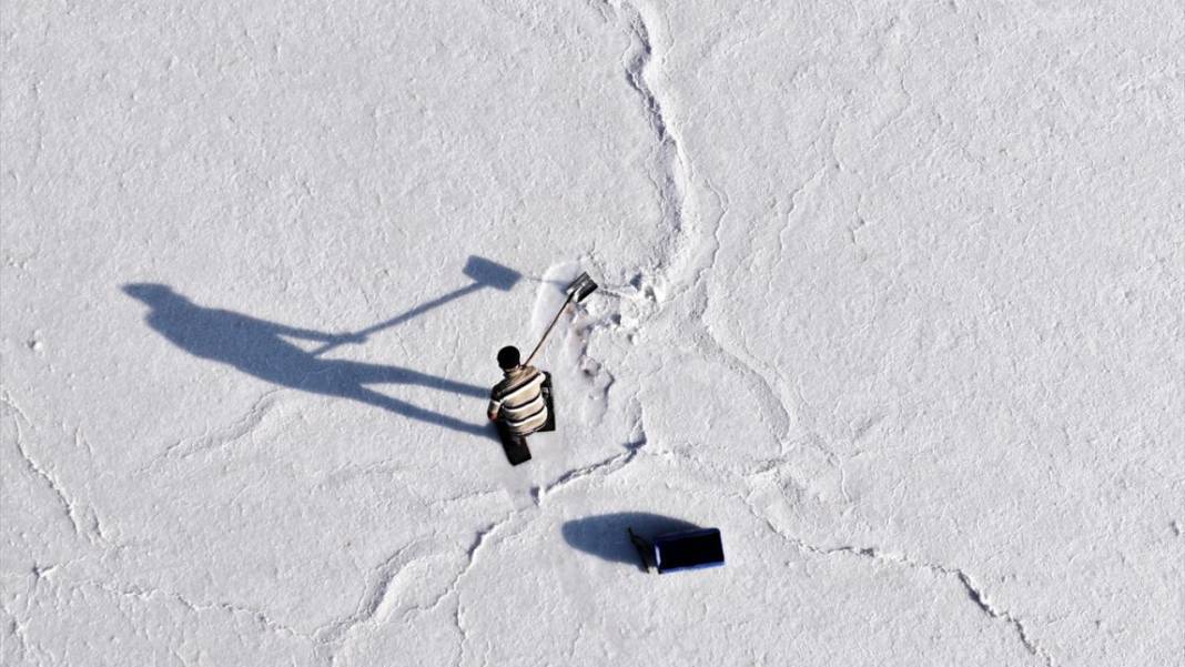 Palas Tuzla Gölü'nden dededen kalma yöntemlerle tuz çıkarma 10