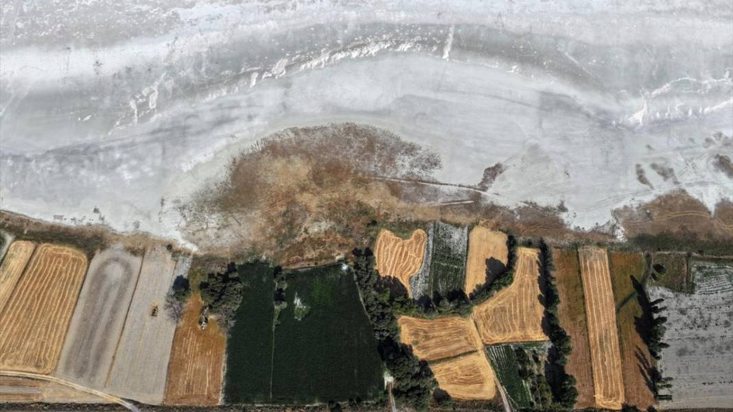 Palas Tuzla Gölü'nden dededen kalma yöntemlerle tuz çıkarma 17