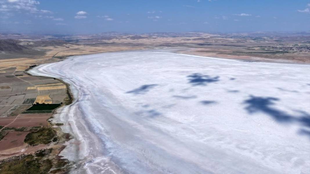 Palas Tuzla Gölü'nden dededen kalma yöntemlerle tuz çıkarma 18